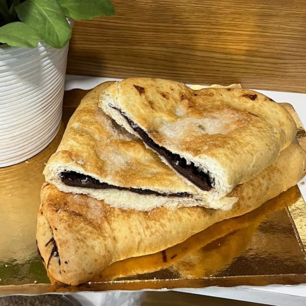 Tortas de manteca con horno de leña con chocolate en Panadería Almagro Jaén