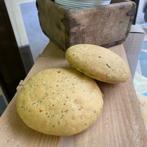 Comprar online pan horneado a leña con chía para hamburguesas